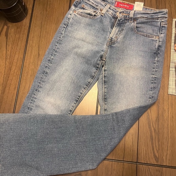 Levi's Juniors Women’s Y2K Blue Jeans 519 Low Flare 3 Jr S - Picture 3 of 5